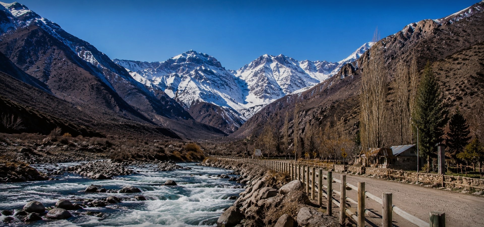Taxi negro con techo amarillo en Pirque y Valle del Maipo