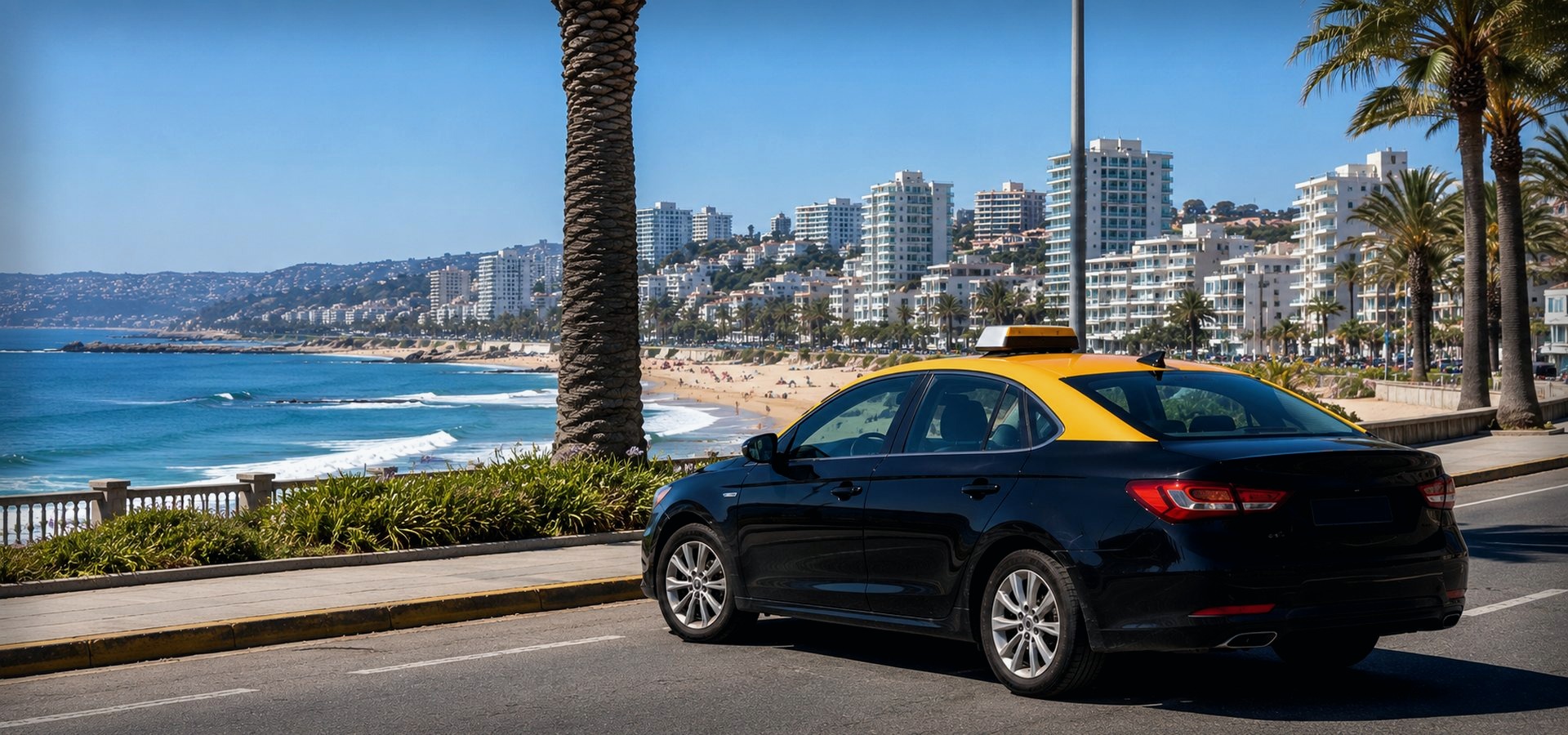 Taxi negro con techo amarillo en centro norte de Viña del Mar, cercano a Avenida Libertad