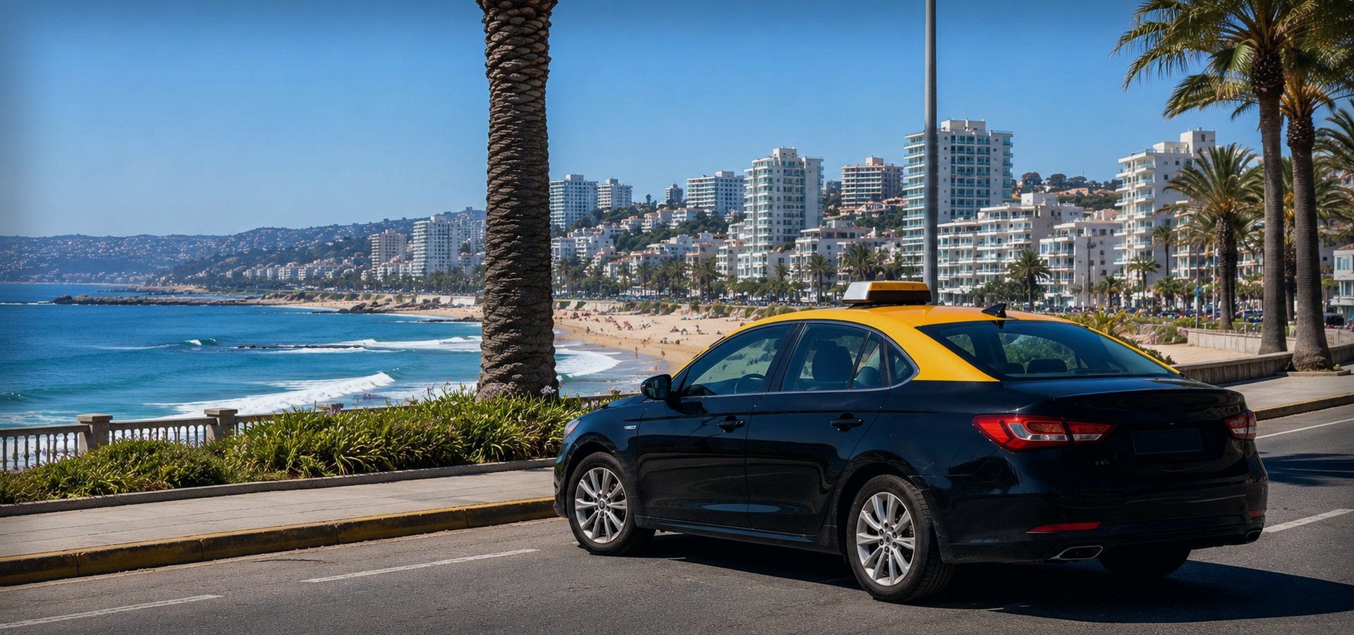 Taxi negro con techo amarillo en Avenida San Martín y borde costero de Viña del Mar